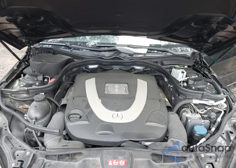 2010 Mercedes-Benz E 550 4Matic из США, поврежденный, VIN WDDHF9AB0AA125460